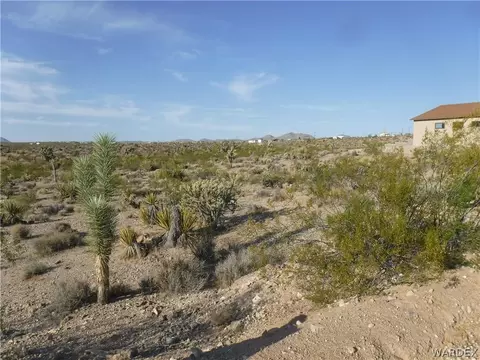 270 E Haystack Dr, Meadview, AZ 86444 photo 2