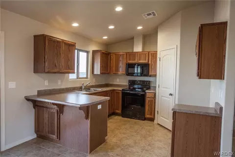 2765 E Luna Vis, Kingman, AZ 86409 photo 4