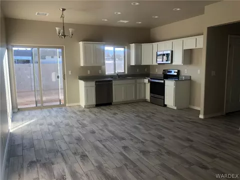 2330 Marlene, Kingman, AZ 86401 photo 2