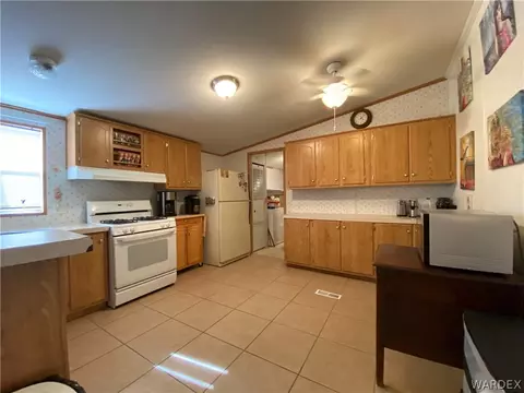 555 E Beverly Ave, Kingman, AZ 86409 photo 11