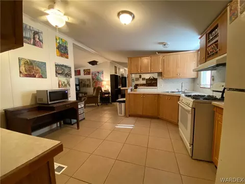 555 E Beverly Ave, Kingman, AZ 86409 photo 10