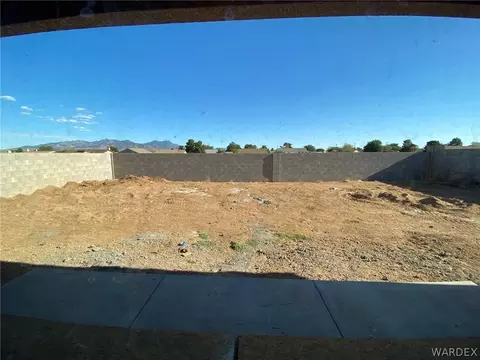 3276 E Cane Dr, Kingman, AZ 86409 photo 2