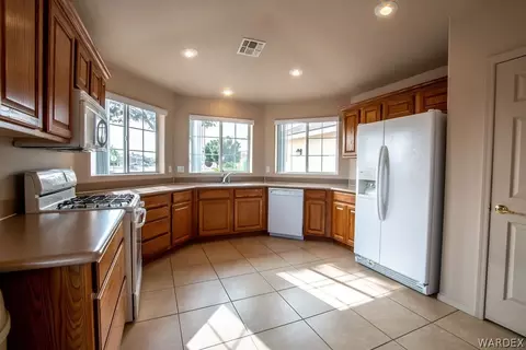 4213 E Cane Ranch Rd, Kingman, AZ 86401 photo 3