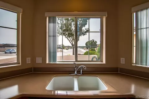 4213 E Cane Ranch Rd, Kingman, AZ 86401 photo 2