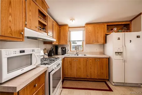 725 E Berk Ave, Kingman, AZ 86409 photo 9