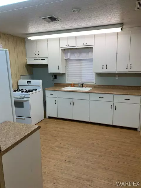 2570 E Thompson Ave, Kingman, AZ 86409 photo 5