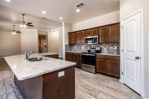 2135 Comanche Dr, Kingman, AZ 86401 photo 8