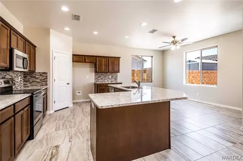 2135 Comanche Dr, Kingman, AZ 86401 photo 6