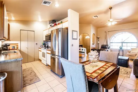 7568 E Cayuse Dr, Kingman, AZ 86401 photo 8
