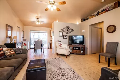 7568 E Cayuse Dr, Kingman, AZ 86401 photo 5
