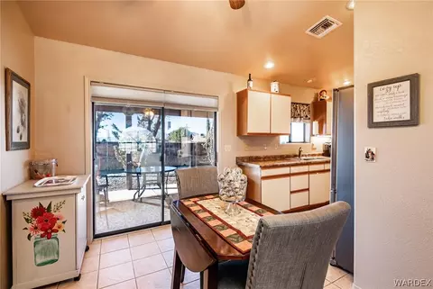 7568 E Cayuse Dr, Kingman, AZ 86401 photo 7
