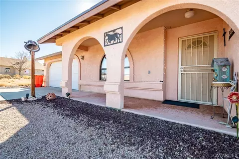 7568 E Cayuse Dr, Kingman, AZ 86401 photo 2