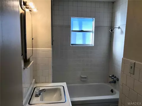 700 E Beverly Ave, Kingman, AZ 86401 photo 5