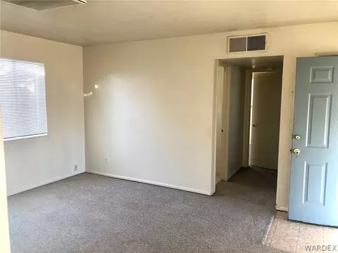 700 E Beverly Ave, Kingman, AZ 86401 photo 4