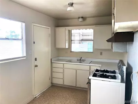 700 E Beverly Ave, Kingman, AZ 86401 photo 10