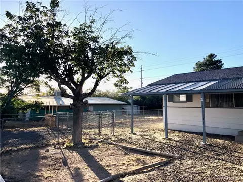 700 E Beverly Ave, Kingman, AZ 86401 photo 2