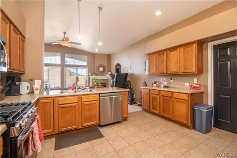 3937 E Ames Ave, Kingman, AZ 86409 photo 7
