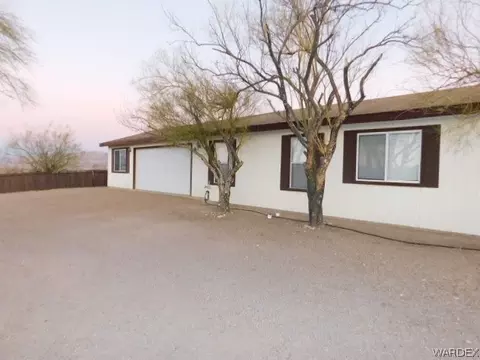 30440 N Haystack Dr, Meadview, AZ 86444 photo 2