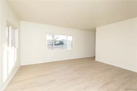 815 E Berk Ave, Kingman, AZ 86409 photo 8