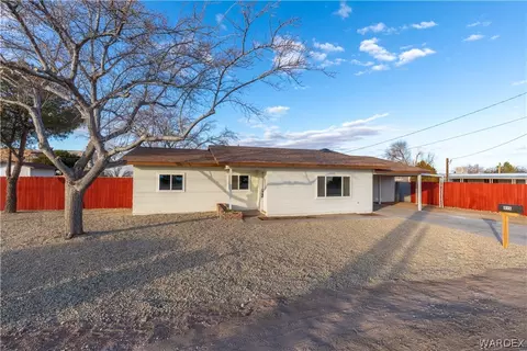 815 E Berk Ave, Kingman, AZ 86409 photo 2