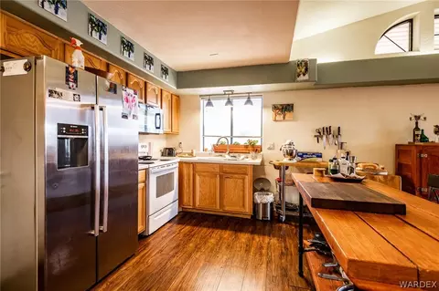 7687 E Oxbow Dr, Kingman, AZ 86401 photo 2
