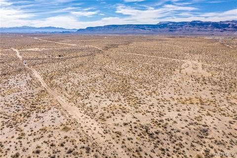000 S Adamana Rd, Golden Valley, AZ 86413