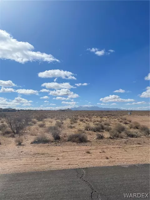 7880 E Saddleback Dr, Kingman, AZ 86401 photo 1
