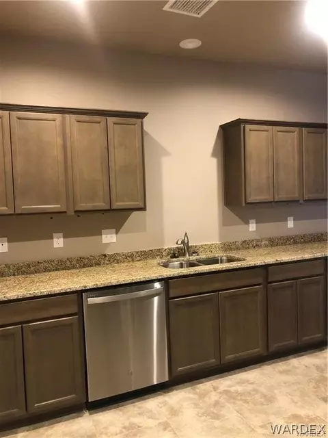 3296 E Rusty Spur Ave, Kingman, AZ 86409 photo 4