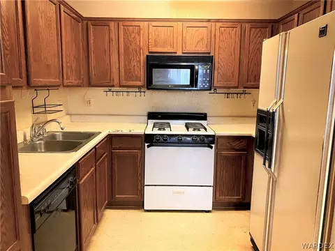 3310 N Apache St, Kingman, AZ 86401 photo 2