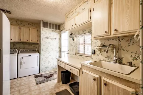 2215 E Snavely Ave, Kingman, AZ 86409 photo 17