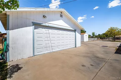 2215 E Snavely Ave, Kingman, AZ 86409 photo 4