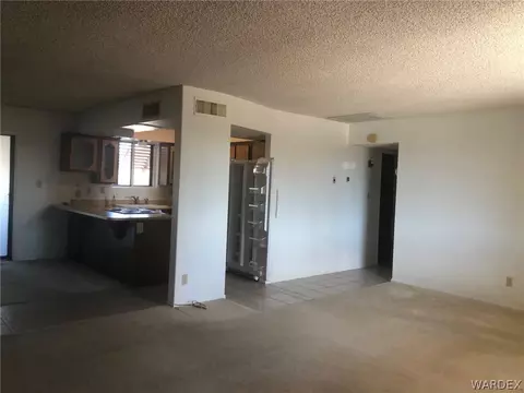 7619 E Monte Tesoro Dr, Kingman, AZ 86401 photo 3