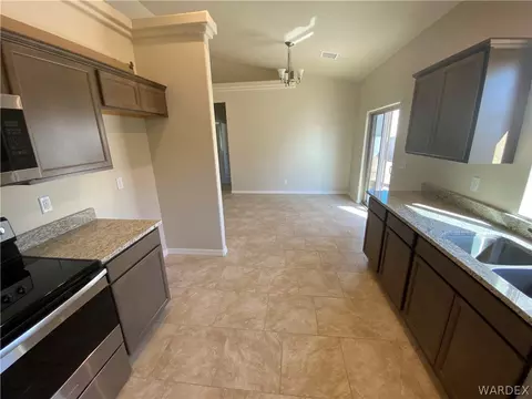 3295 E Coarra Dr, Kingman, AZ 86409 photo 9
