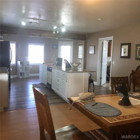 7701 E Concho Dr, Kingman, AZ 86401 photo 4