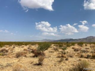 5660 S Peoria Trl, Golden Valley, AZ 86413