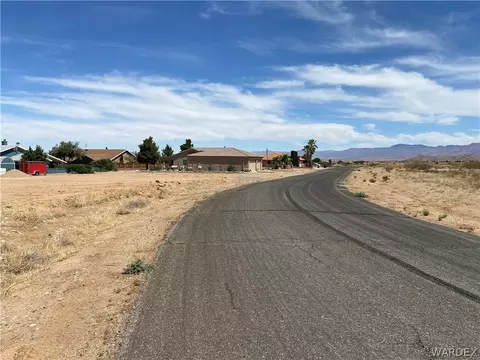7806 E Oxbow Dr, Kingman, AZ 86401 photo 3