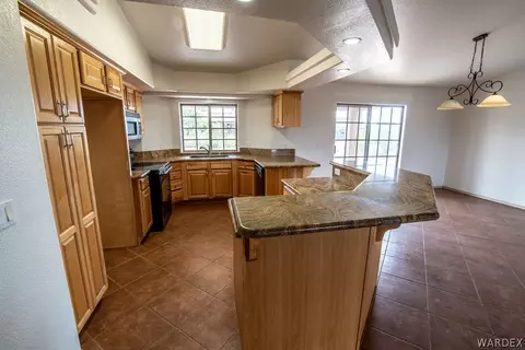 7008 E Stetson Dr, Kingman, AZ 86401 photo 9