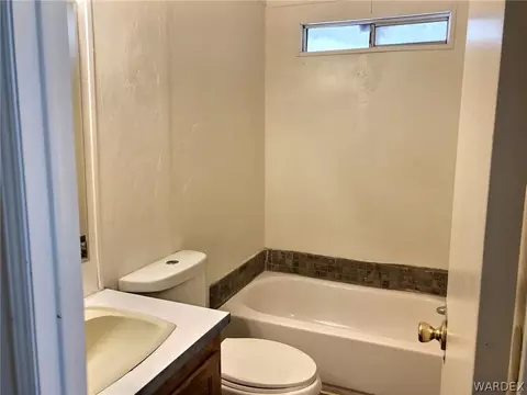 3585 E Robin Ln, Kingman, AZ 86409 photo 11