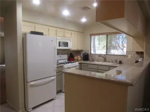2275 Camel Mesa Dr, Laughlin, NV 89029 photo 2