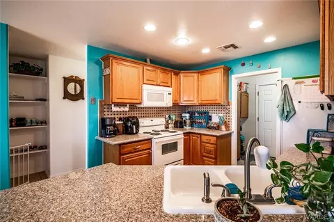 7424 E Brooks Blvd, Kingman, AZ 86401 photo 3
