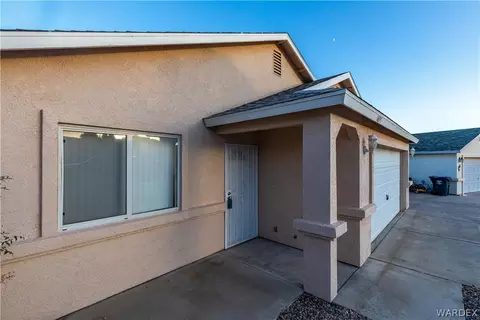 1655 E Thompson Ct, Kingman, AZ 86409 photo 4