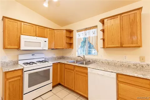 1655 E Thompson Ct, Kingman, AZ 86409 photo 11