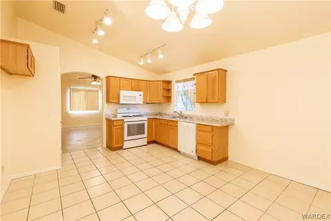 1655 E Thompson Ct, Kingman, AZ 86409 photo 15