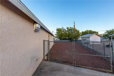 1655 E Thompson Ct, Kingman, AZ 86409 photo 2