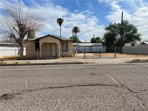 303 N M St, Needles, CA 92363 photo 2