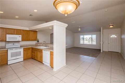 7748 E Devils Arch Dr, Kingman, AZ 86401 photo 13