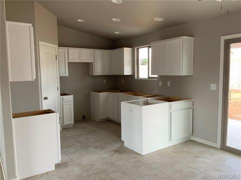 2891 Estrella Vis, Kingman, AZ 86409 photo 3