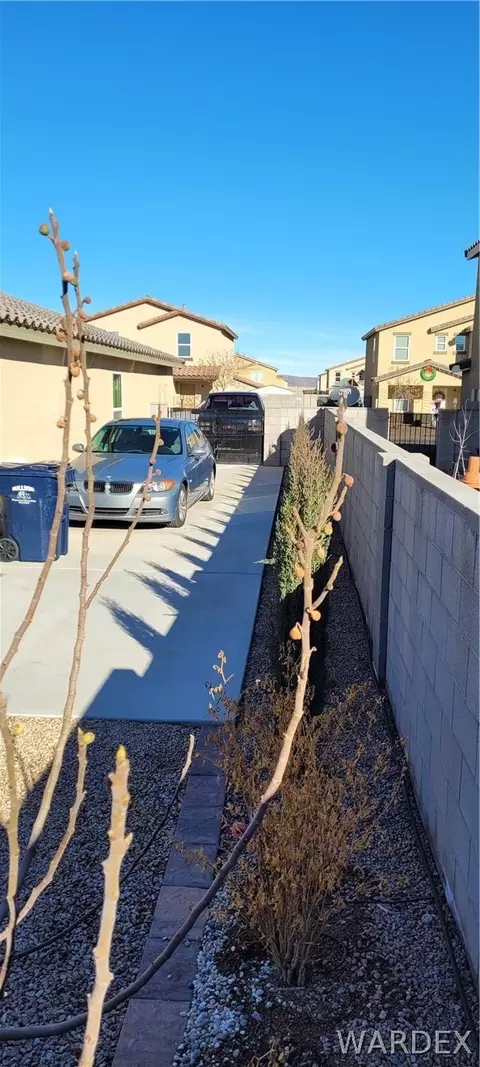 3660 E Andrea Drive Dr, Kingman, AZ 86409 photo 2