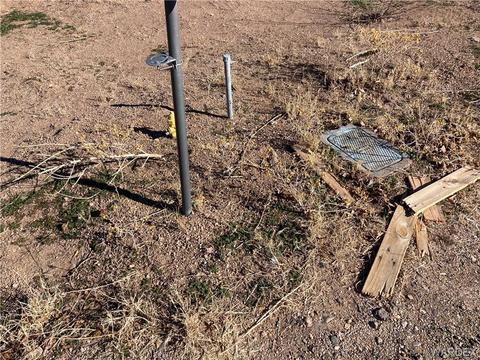 469 E Beverly Ave, Kingman, AZ 86409 photo 2