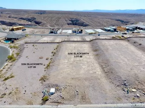 3290 Blacksmith Way, Bullhead City, AZ 86429